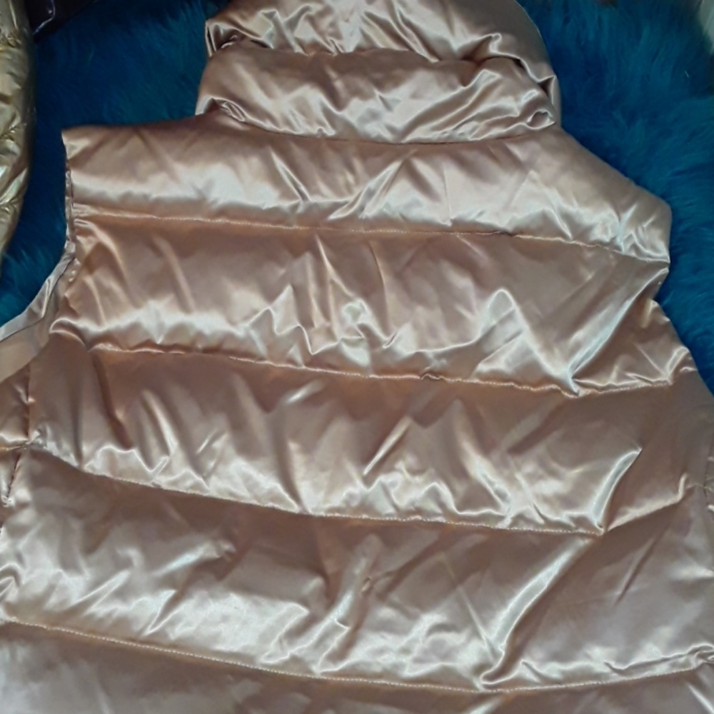 Vest - Picture 3 of 3